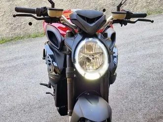 mv-agusta-brutale-800-rosso-nero