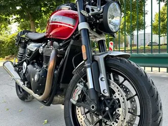 triumph-speed-twin-1200-mit-viel-zubehor-inkl
