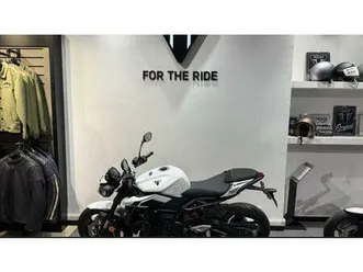 vendo triumph street triple 765 r (2023 - 25) usata a roma (codice 9595536) - moto.it