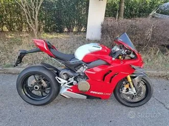 ducati panigale v4 v4 r