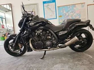 yamaha-vmax-1700-nero