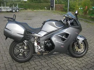 triumph-sprint-st-1050
