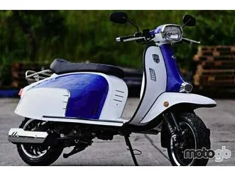 royal-alloy-gt-125-cc-a-modern-classic-retro-automatic-moped-scooter
