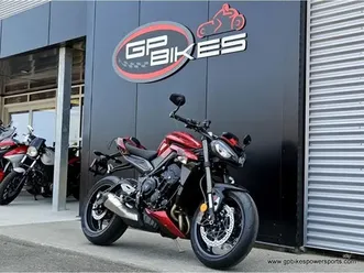 2024-triumph-street-triple-765-rs-carnival-red
