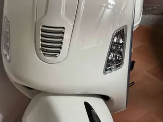 vespa-gts-super-300-bianco