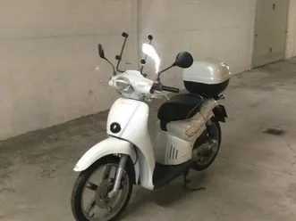 vendo-aprilia-scarabeo-50-2t-2008-17-usata-a-pesaro-codice-9627778-moto-it