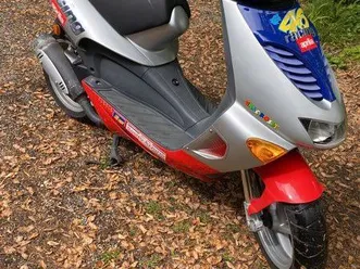 aprilia-sr-valentino-rossi-4000-km-d'orgine-collector