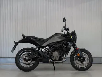 husqvarna 125 svartpilen 2024 wie ktm duke 125! b196