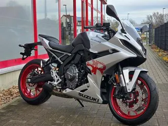 suzuki-gsx-8r-neu-sofort-verfugbar-zum-aktionspreis