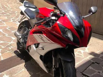 yamaha-yzf-r6-rosso