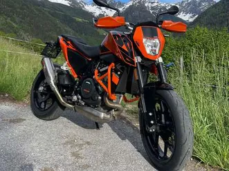 ktm-690-duke-orange