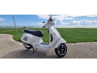 vespa-gts-super-300-bianco