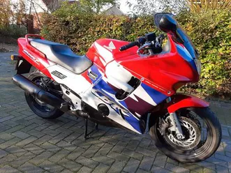 honda-cbr-1000-f-sc24