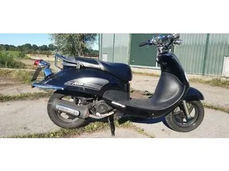 sym-allo-met-blauw-kenteken-scooters-sym-marktplaats
