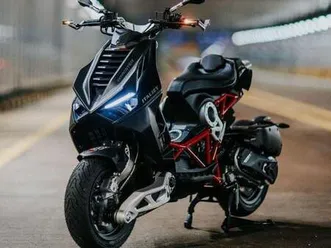 italjet-dragster-125-cc-naked-sports-automatic-scooter-was-gbp4999-now-gbp3499
