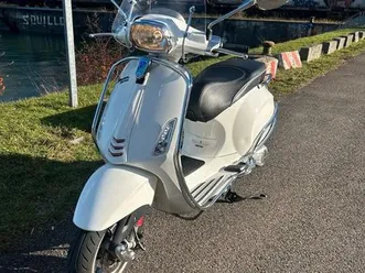 vespa-sprint-125