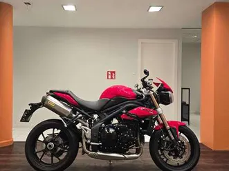 triumph-speed-triple-1050
