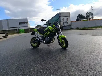 benelli-tnt-125-verde-amares-e-figueiredo