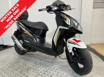 sym jet 4 125 twist and go 125 cc - hpi clear comes with new mot and warranty 125 cc