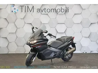 aprilia-srv-850-akrapovic-izpuh-pollini-kit-nove-gume-839-cm3-2012-god