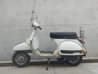 piaggio-px-150-vespa-px-125-e-bianco