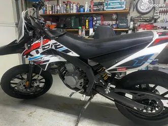 moto-50-cc-derbi-senda-sm-drd-x-treme-tres-bon-etat