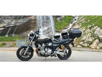 yamaha-xjr-1300-rp19-mit-topcase-u-navi