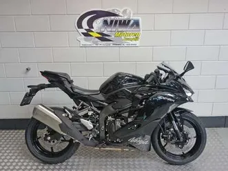 kawasaki ninja zx-4rr zwart