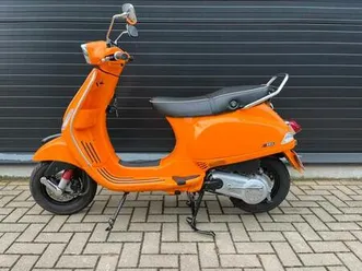 vespa-sxl-sprint-motorscooter-125cc-4055-km-bouwjaar-2015-motoren-piaggio-marktpla