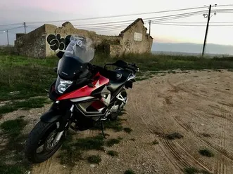 honda crossrunner 800 (102 cv)– equipada e pronta para a aventura! castelo (sesimbra)