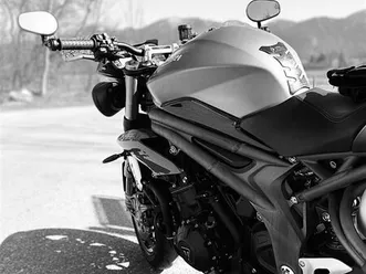 triumph-speed-triple-r