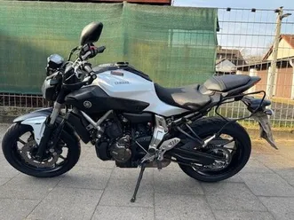yamaha-mt-07-viel-zubehor-tuv-neu