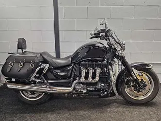 triumph-rocket-3-roadster-abs-only-10631-miles-panniers-crash-bars