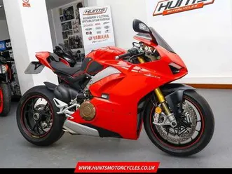 2019-'19-ducati-panigale-v4s-only-5-688-miles-stunning-bike-gbp14-975