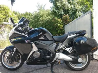 honda schmuckstück vfr1200f mit dct