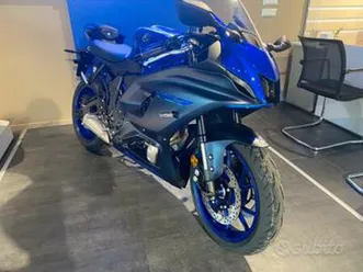 yamaha-yzf-r7-2022-garanzia-7-anni