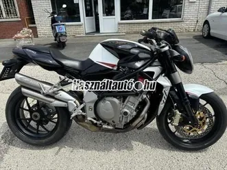 mv-agusta-f4-brutale-910-r-keveset-futott-hibatlan