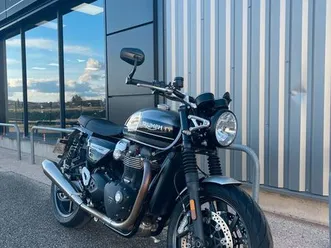 triumph-speed-twin-1200-1ere-main