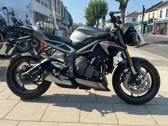 triumph-street-triple-765-moto2-edition