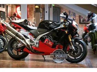 aprilia-rsv4