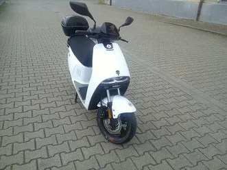 keewey-blue-shark-motorroller-elektro