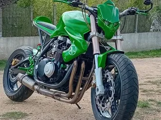 street-fighter-kawasaki-zr7