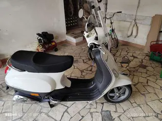 vespa-lx-50-bianco