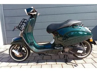 vespa-sprint-125-british-racing-green-white