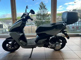 electro-roller-mrb-4-85km-h-2-platzer-inkl-helmkoffer