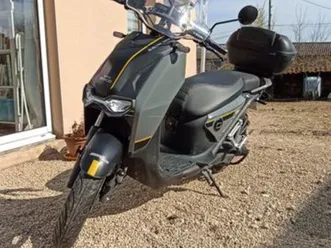 scooter-125-electrique-super-soco-cpx
