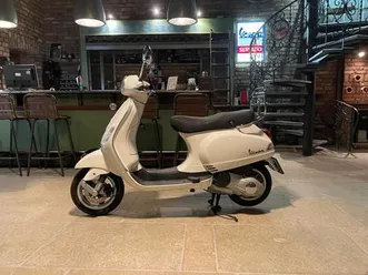 vespa-lx-125-retro-roller-weiss-erst-2945-km-garantie-die-2-rader