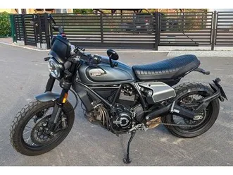 ducati-scrambler-nightshift-sitzhzg-griffhzg-alarm