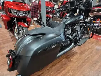 2025-indian-chieftain-dark-horse-black-smoke