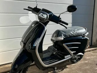 scooter-electrique-tilscoot-s-noir-de-50-cm3-neuf-avec-2-km-2-batteries-130-km-d'auto